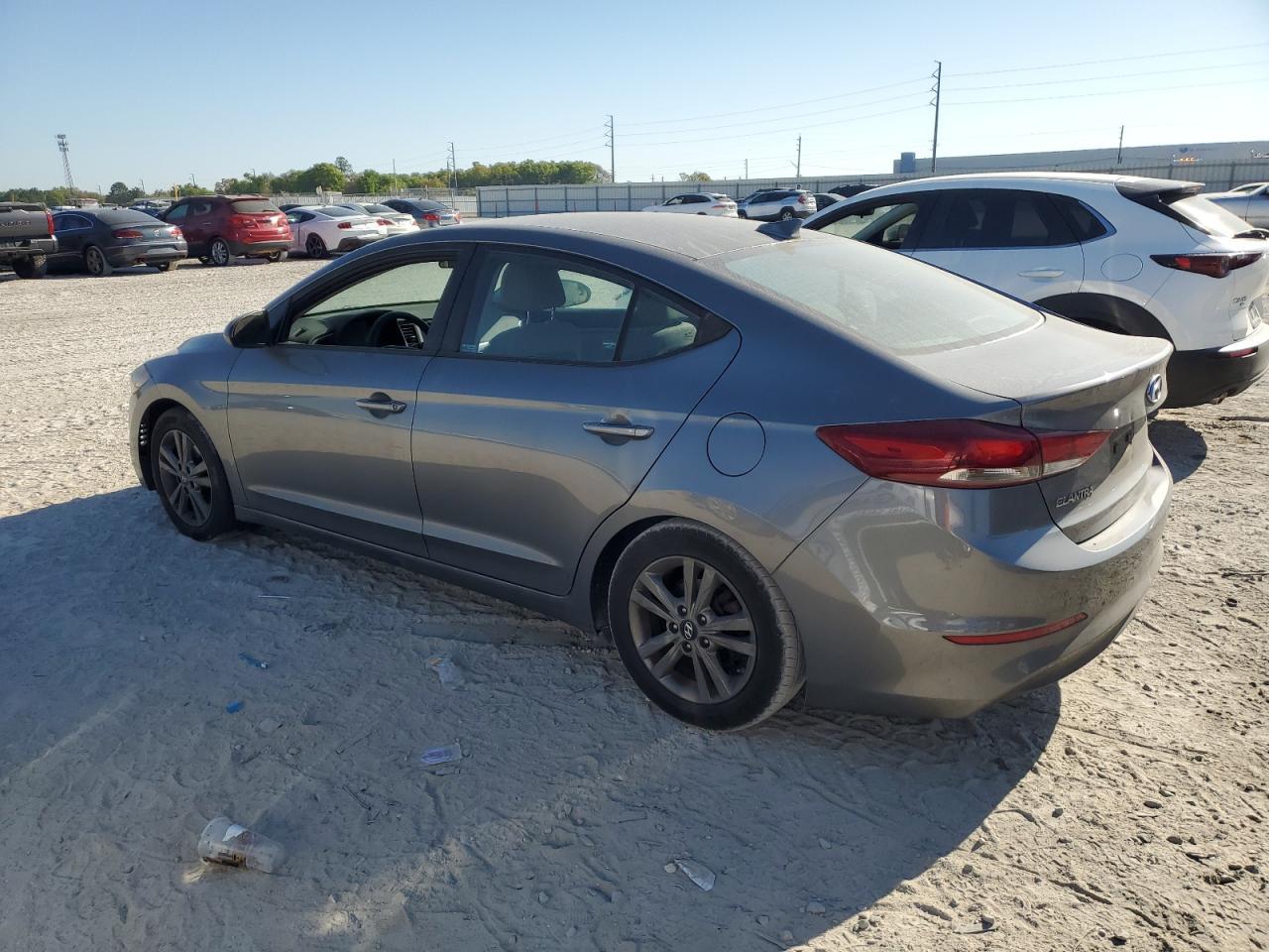 2018 HYUNDAI ELANTRA SE - Фото 2