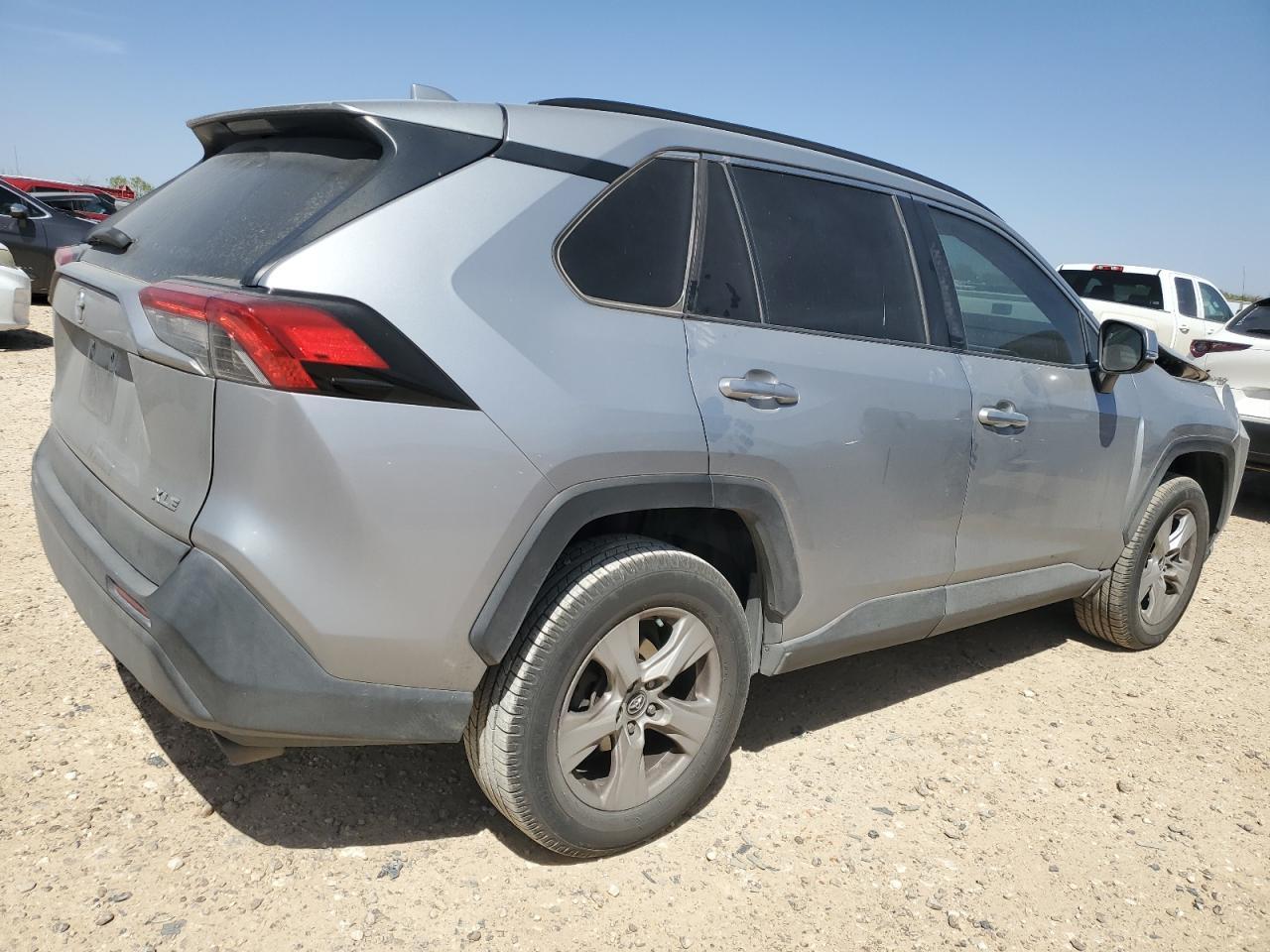 2020 TOYOTA RAV4 XLE - Image 3