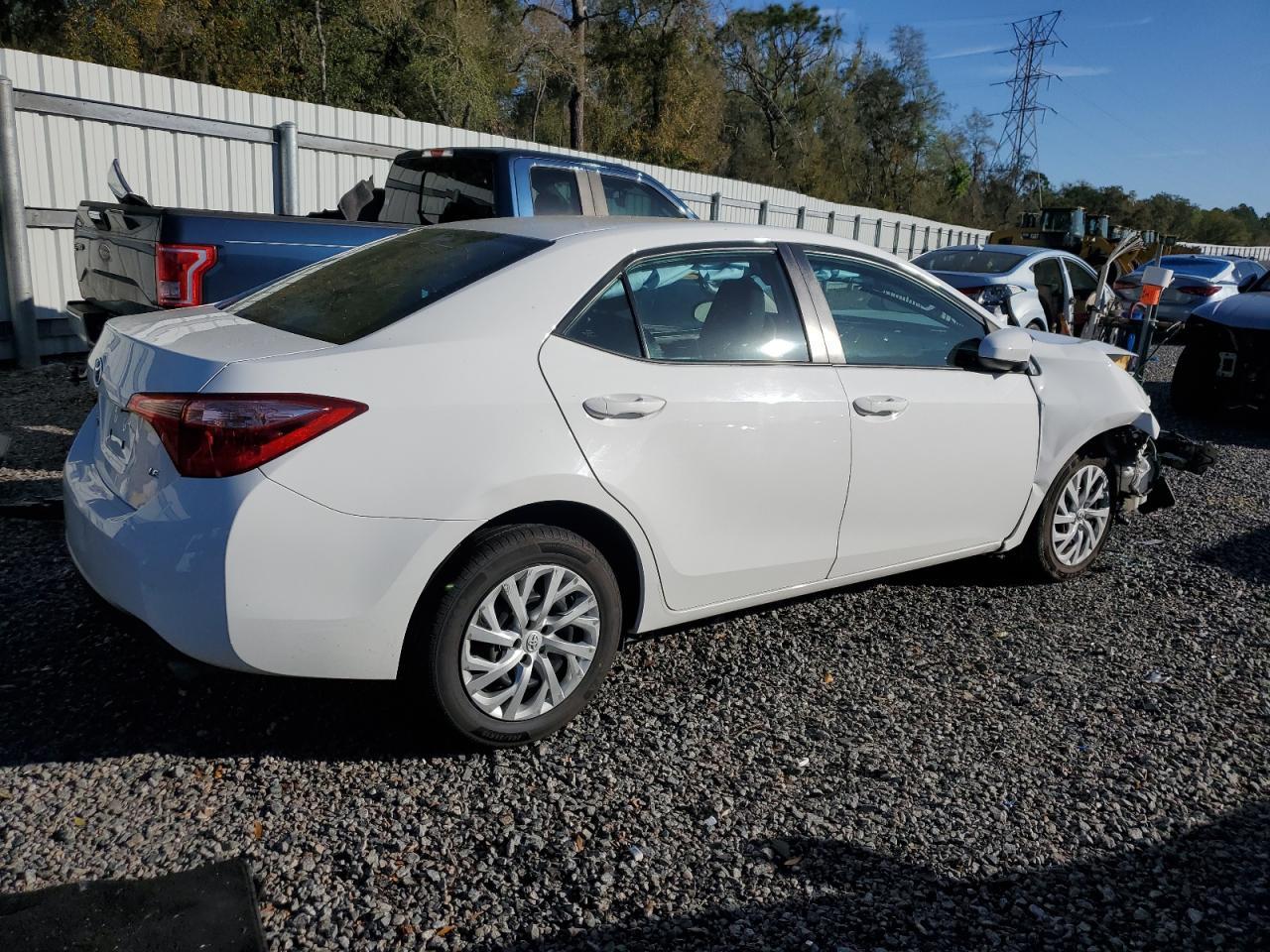 2019 TOYOTA COROLLA L - Фото 3