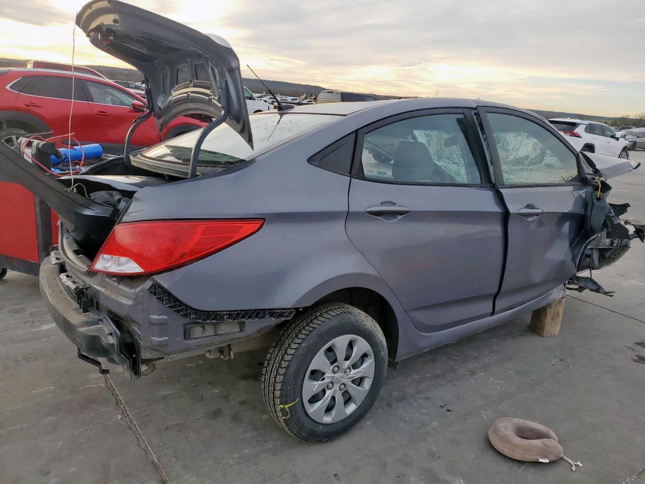2017 HYUNDAI ACCENT SE - Image 3