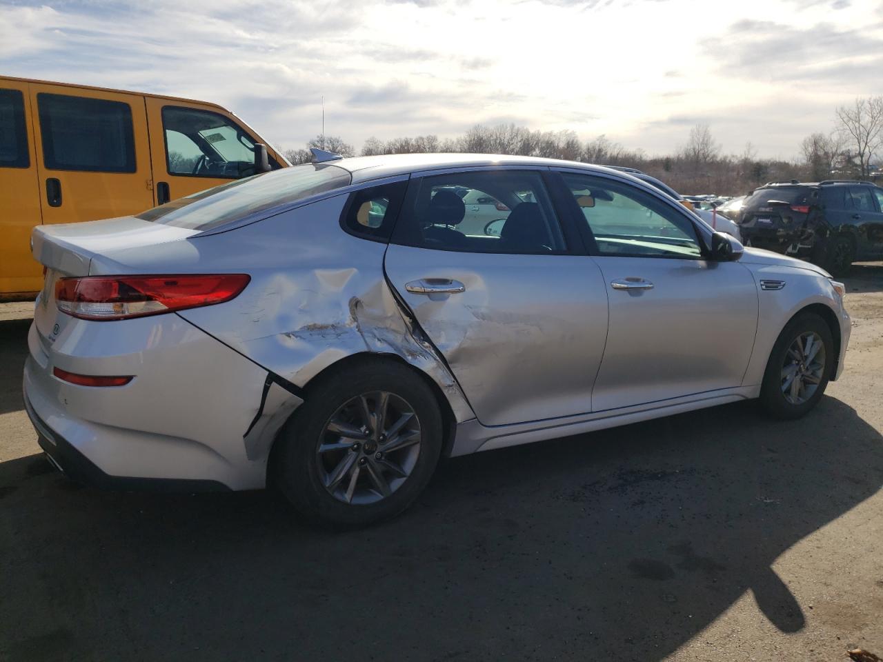 2019 KIA OPTIMA LX - Фото 3