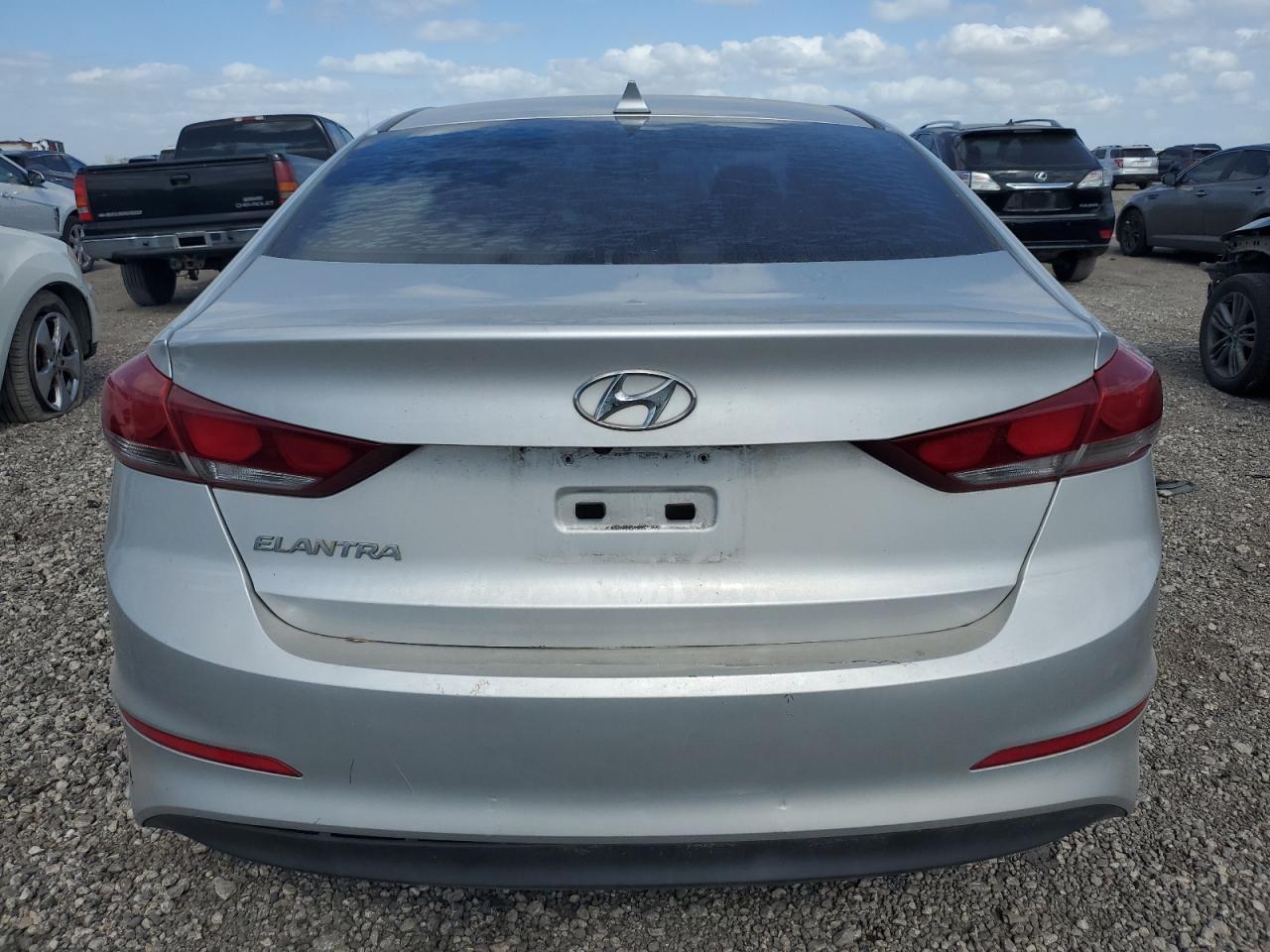 2017 HYUNDAI ELANTRA SE - Фото 6
