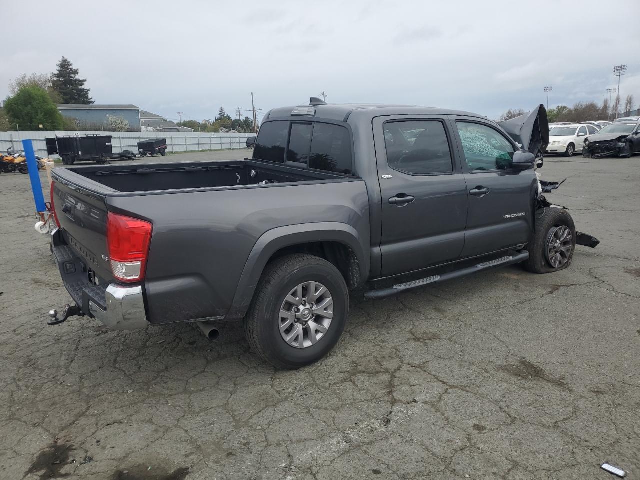 2017 TOYOTA TACOMA DOU - Фото 3