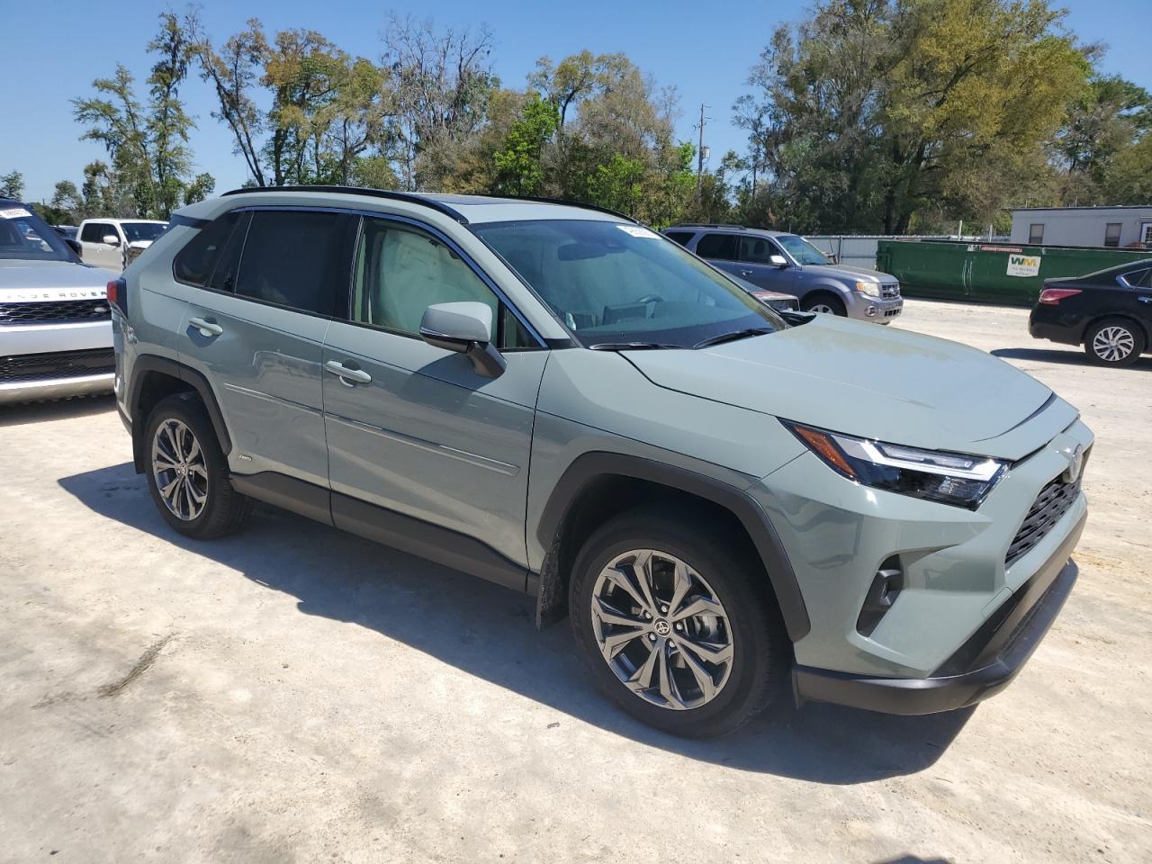 2022 TOYOTA RAV4 XLE P - Фото 4