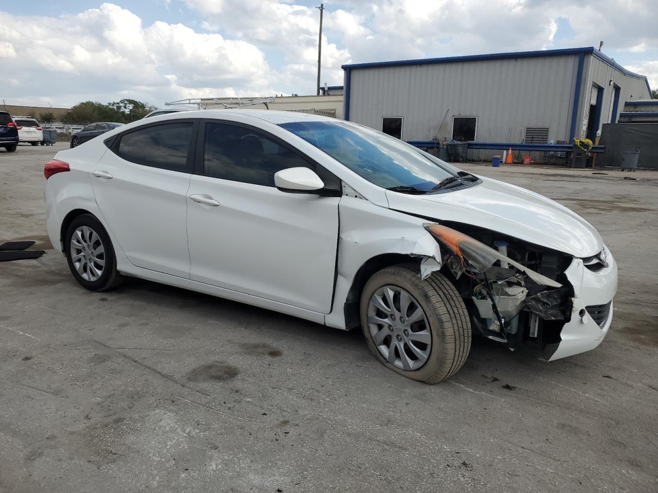 2011 HYUNDAI ELANTRA GL - Image 4