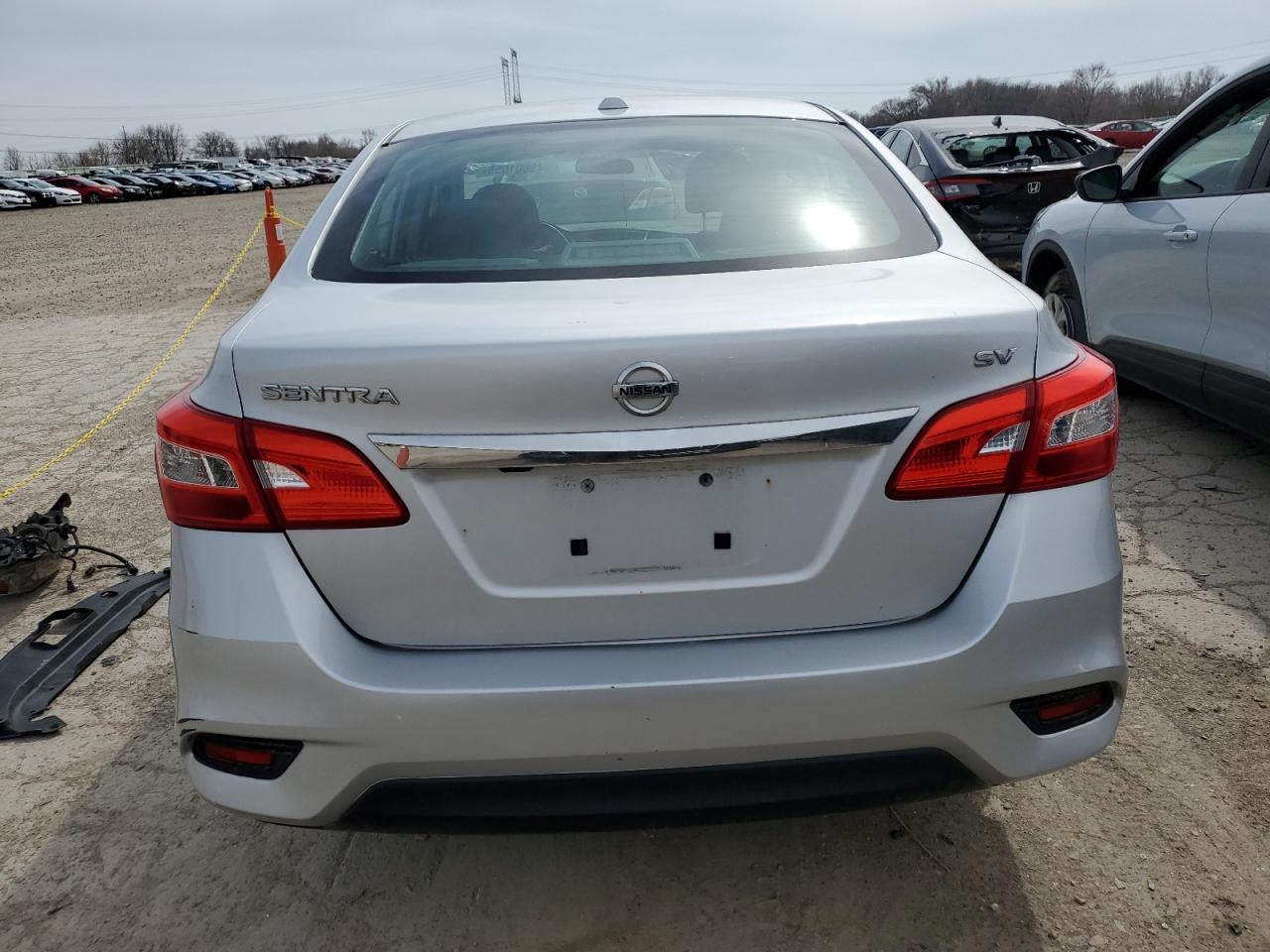 2017 NISSAN SENTRA S - Фото 6
