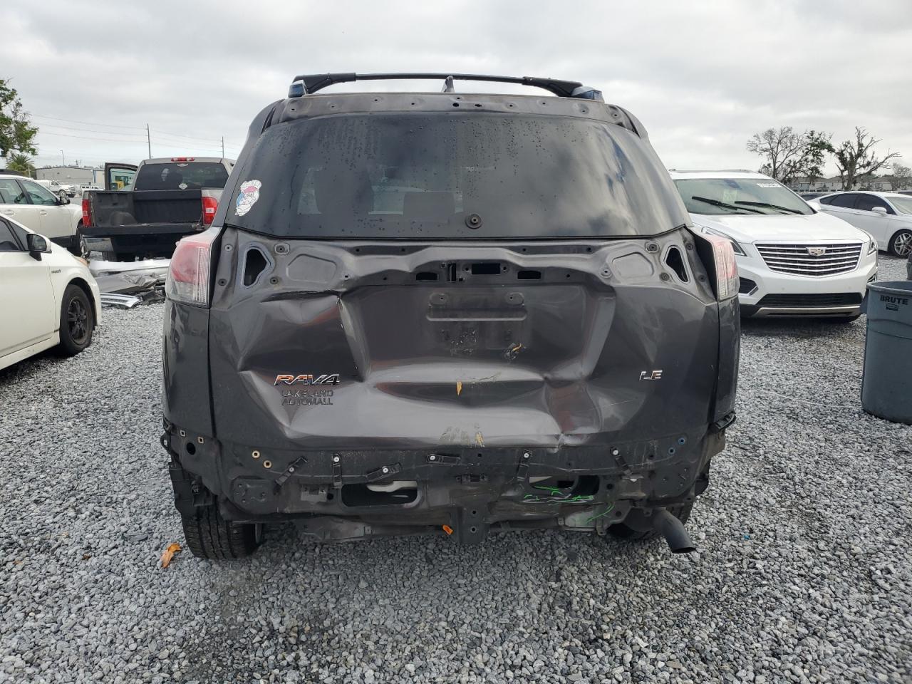 2016 TOYOTA RAV4 LE - Фото 6