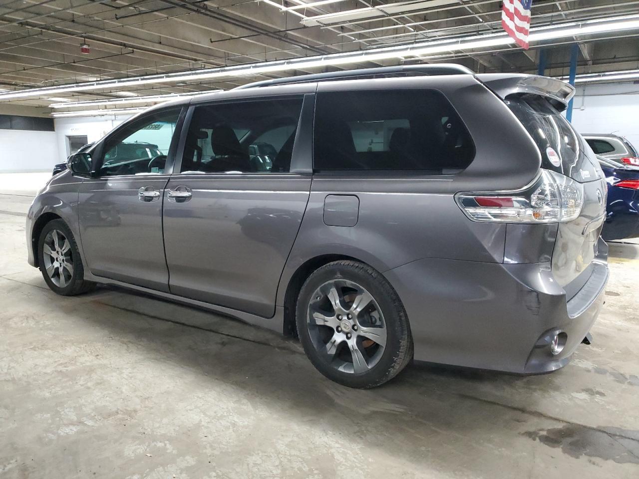 2015 TOYOTA SIENNA SPO - Image 2