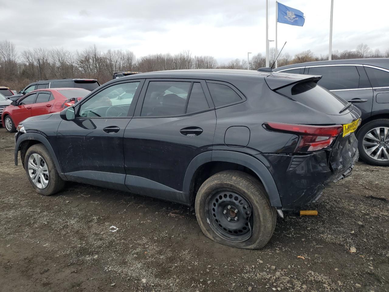 2024 CHEVROLET TRAX LS - Фото 2