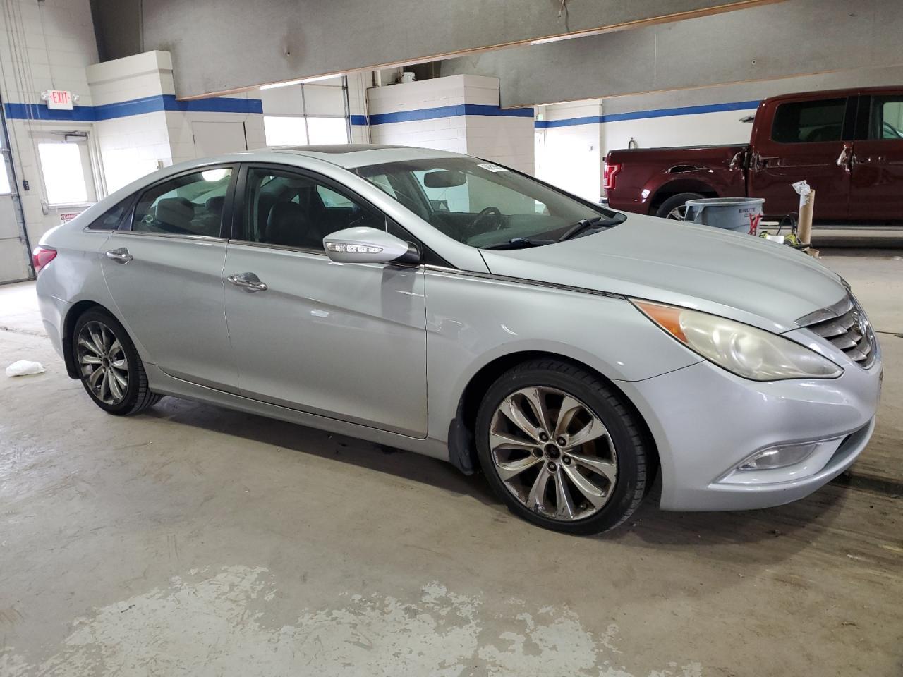 2011 HYUNDAI SONATA SE - Фото 4