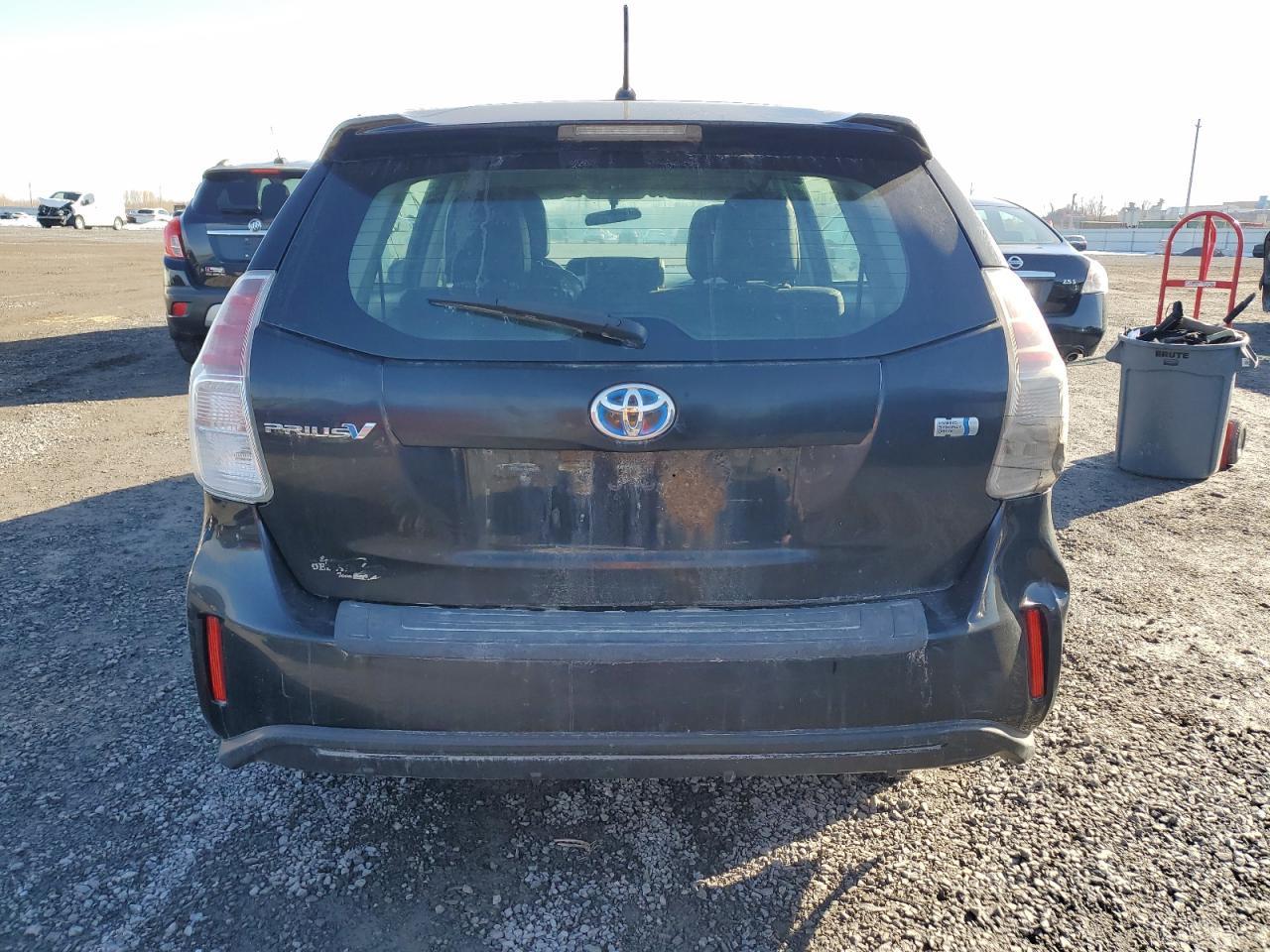 2015 TOYOTA PRIUS V - Image 6