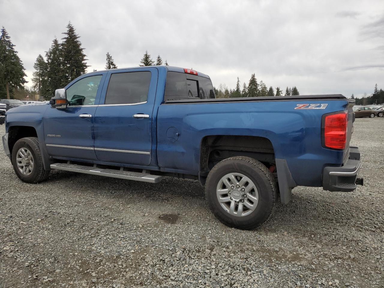 2017 CHEVROLET SILVERADO - Image 2