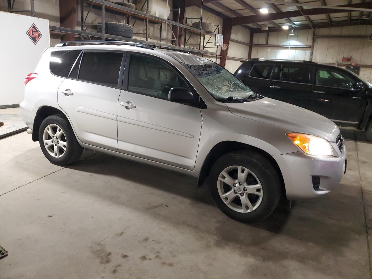 2011 TOYOTA RAV4 - Image 4