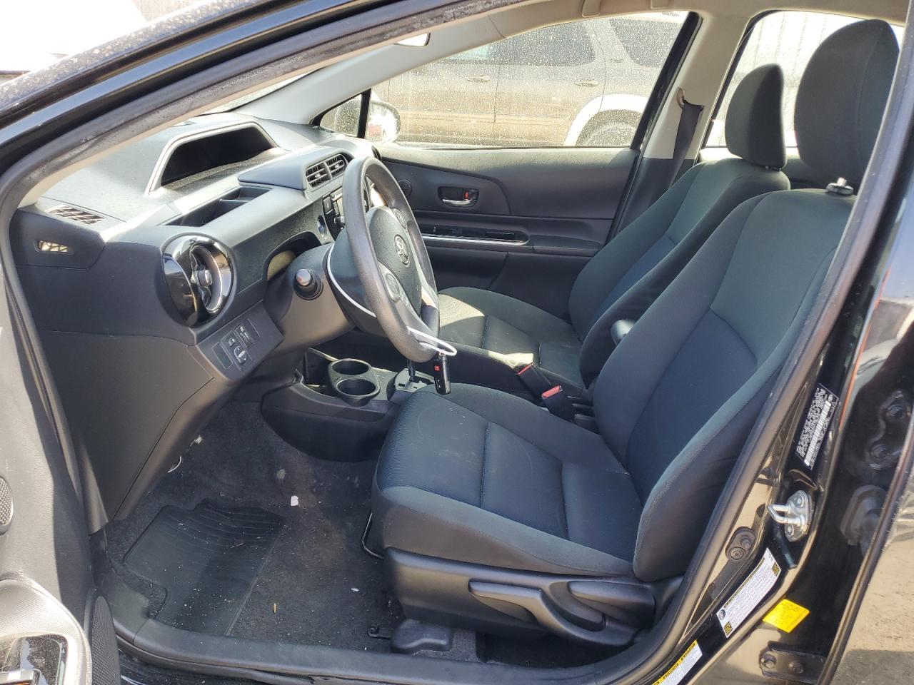 2015 TOYOTA PRIUS C - Фото 7