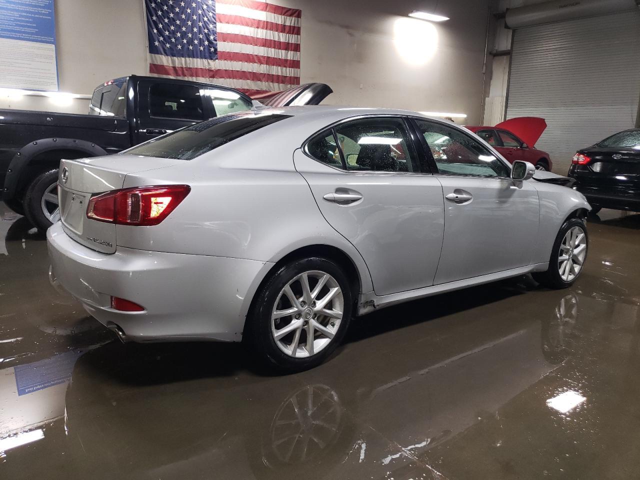 2011 LEXUS IS 250 - Image 3