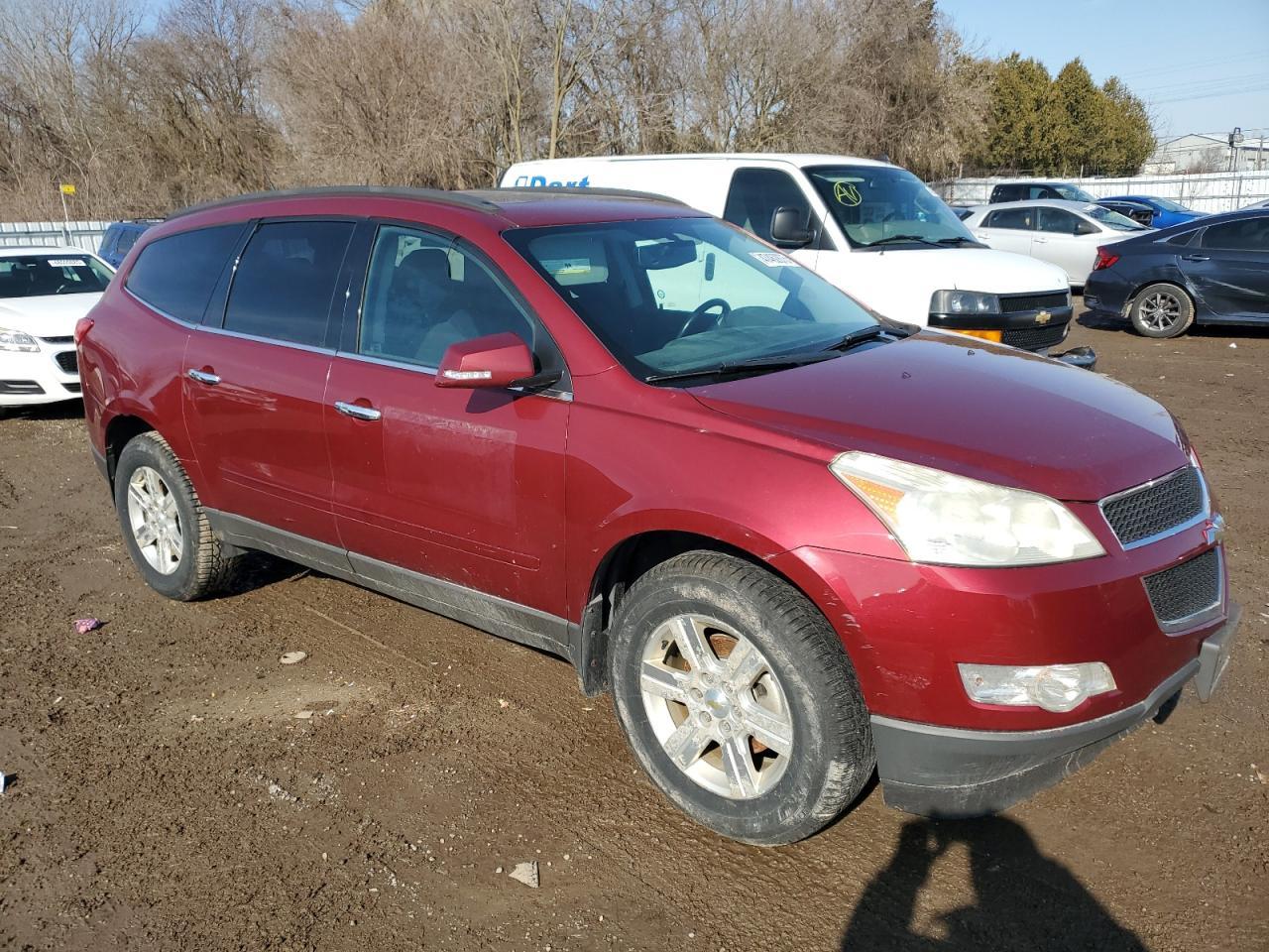 2011 CHEVROLET TRAVERSE L - Image 4