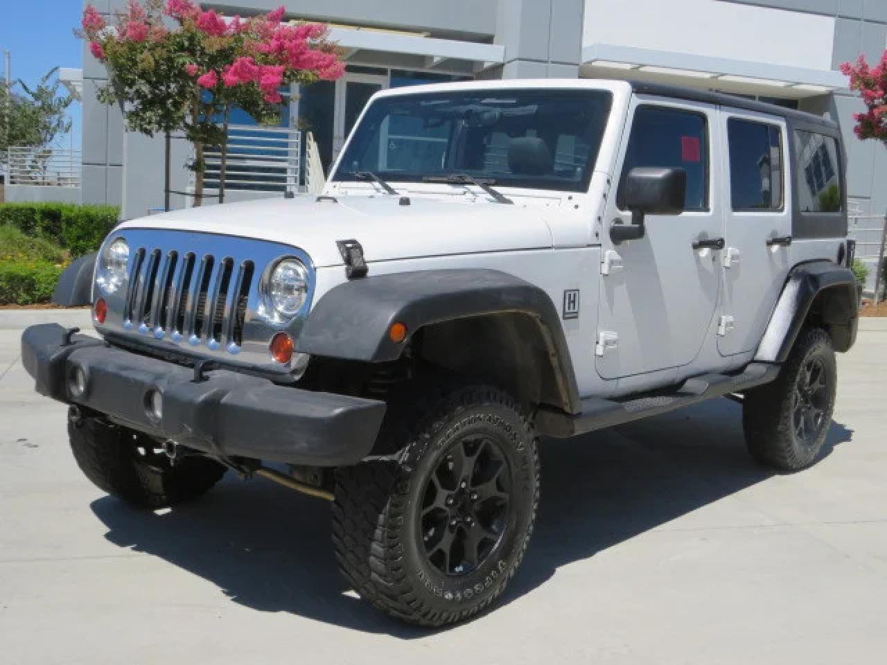 2012 JEEP WRANGLER U - Image 2