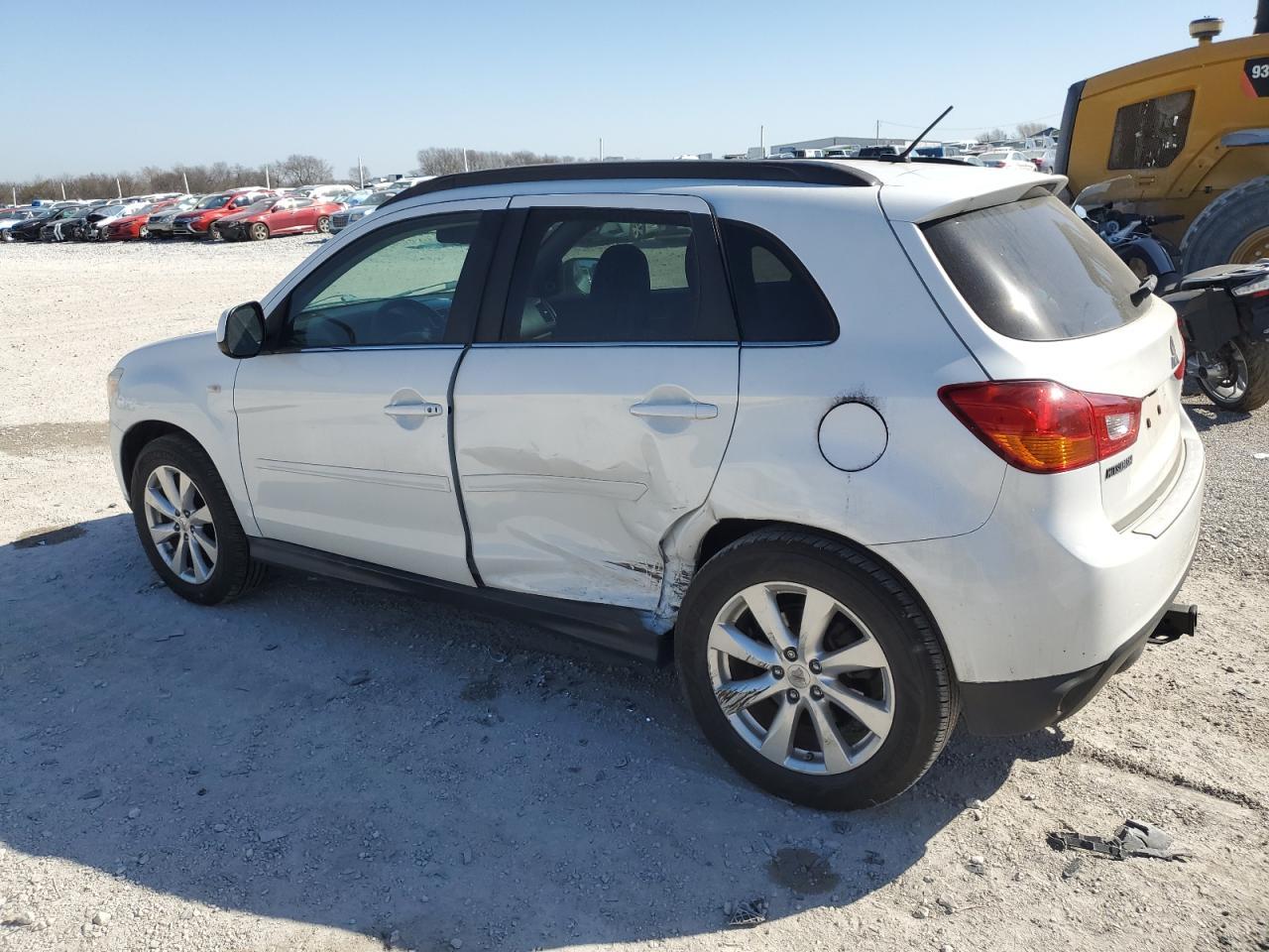 2015 MITSUBISHI OUTLANDER - Фото 2