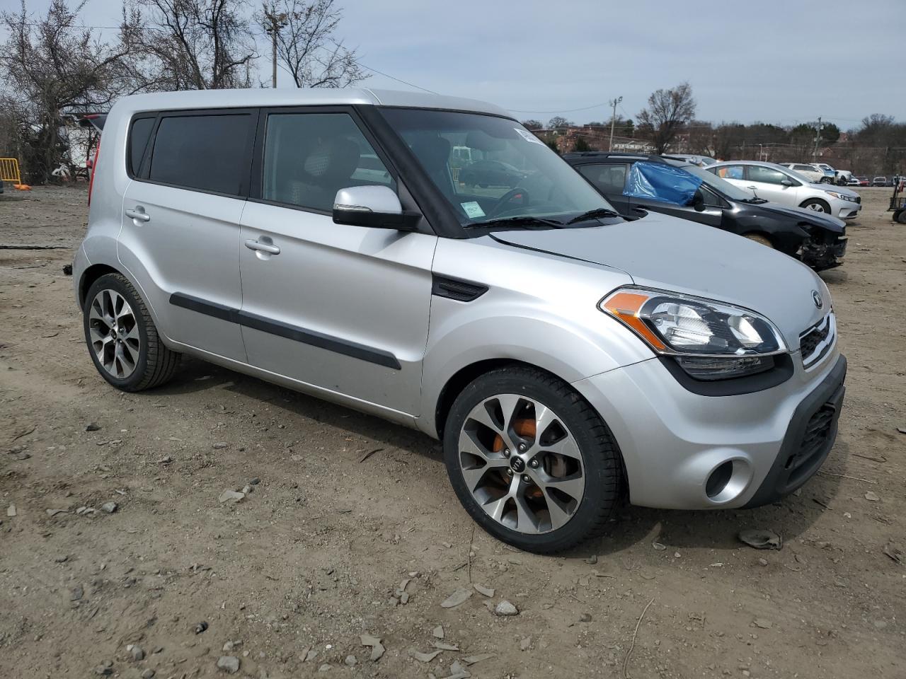 2013 KIA SOUL + - Image 4