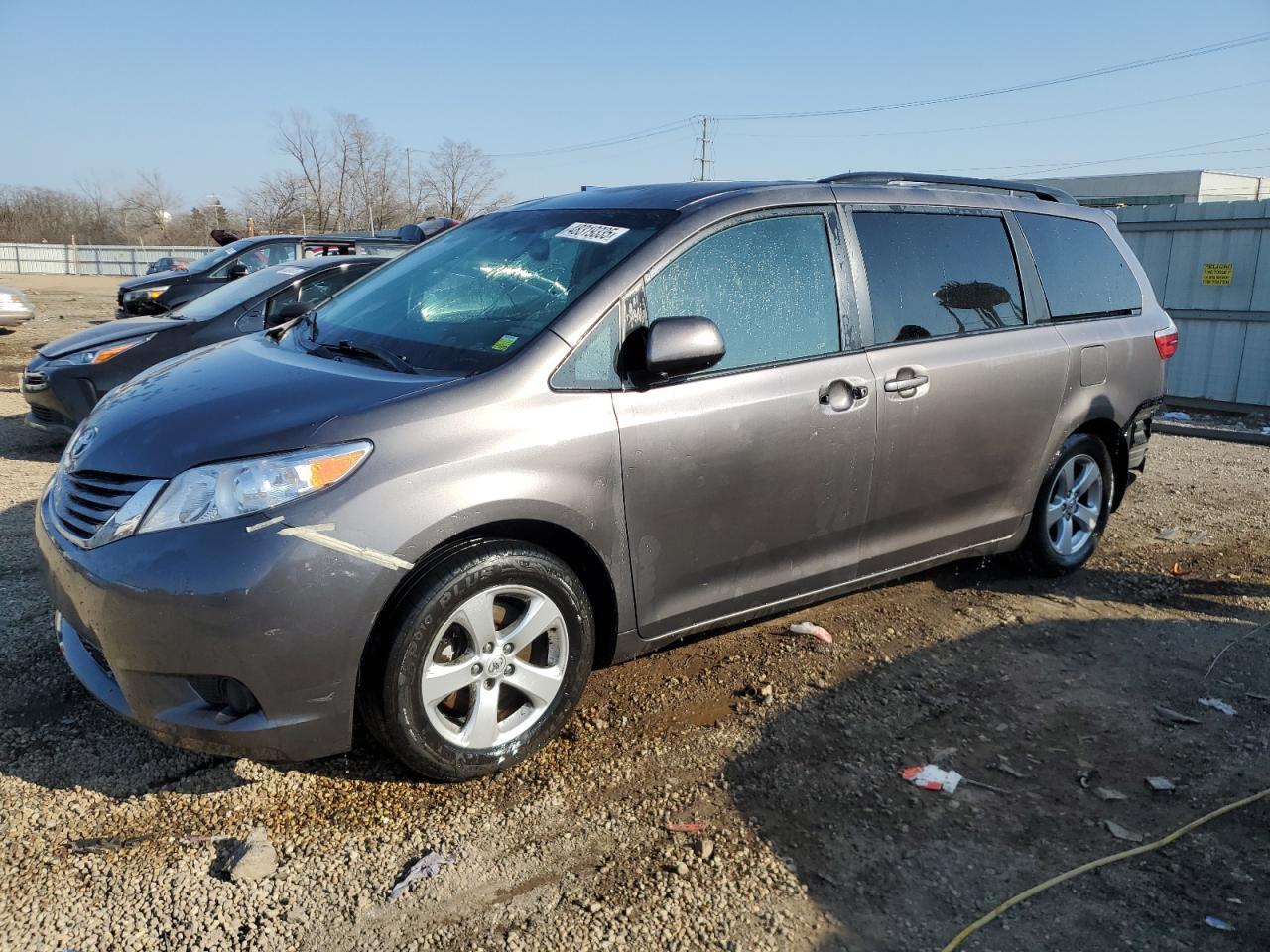 2015 TOYOTA SIENNA LE