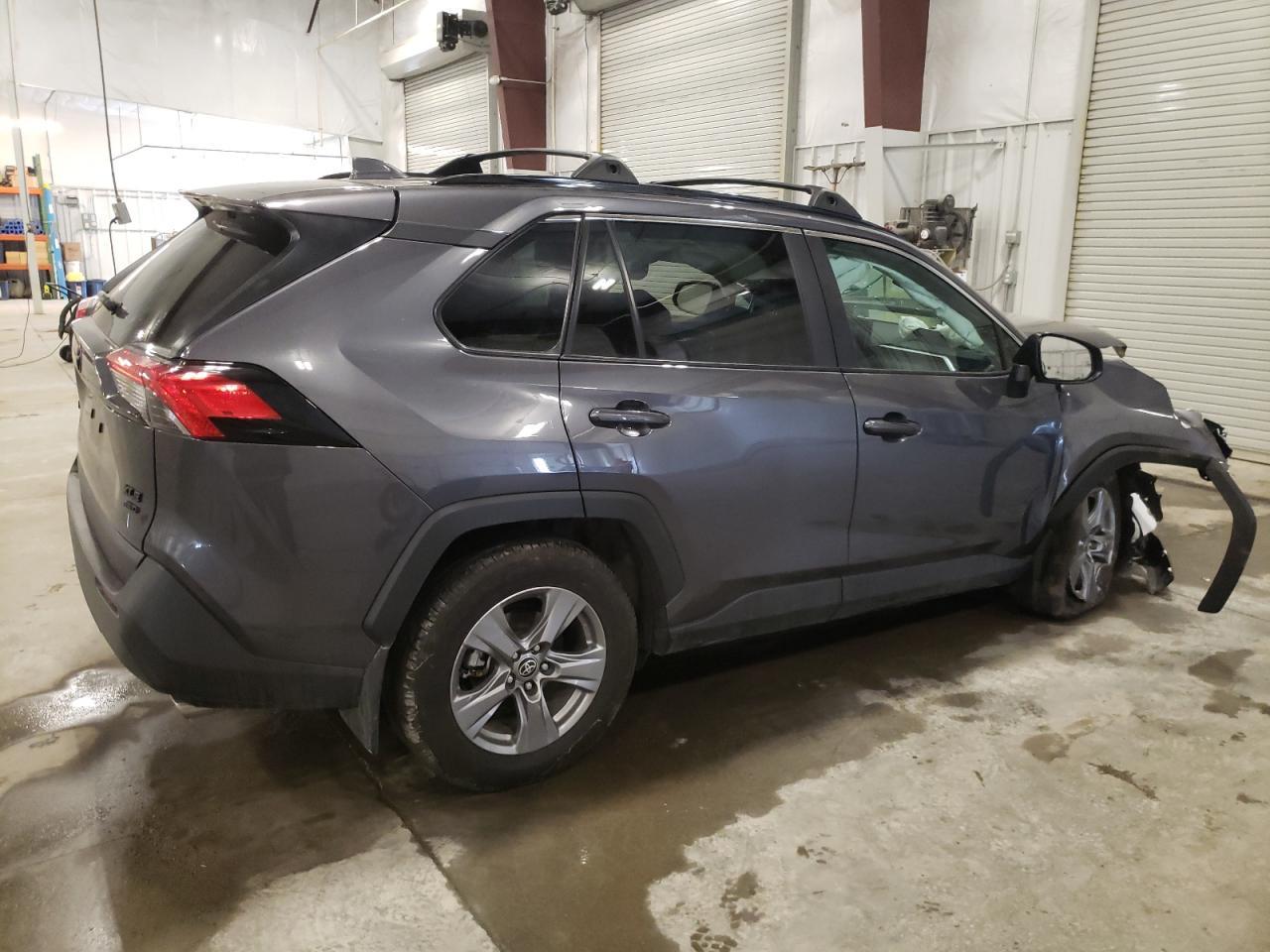 2022 TOYOTA RAV4 XLE - Фото 3