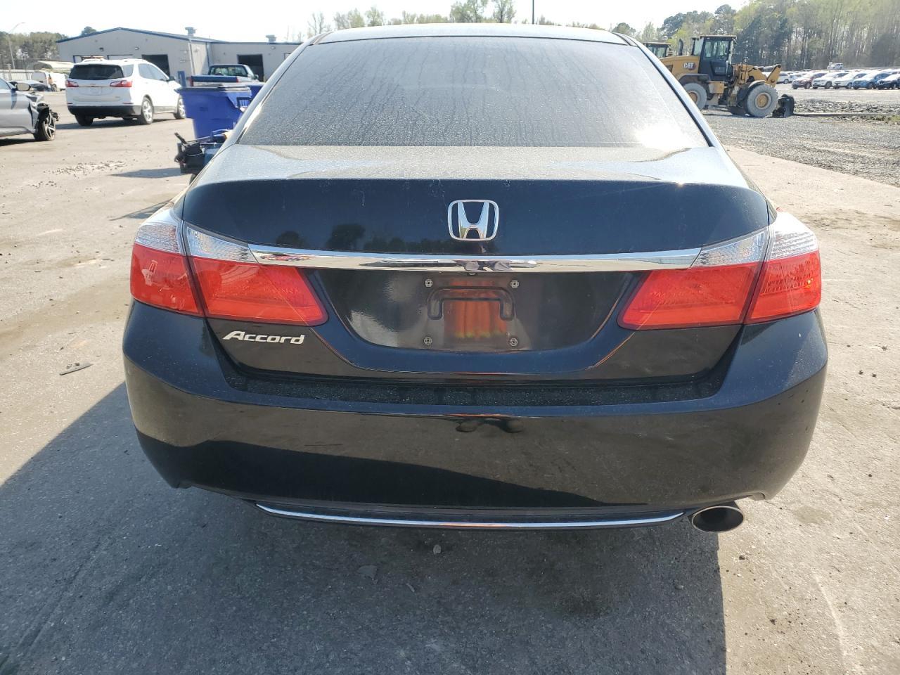 2014 HONDA ACCORD LX - Image 6