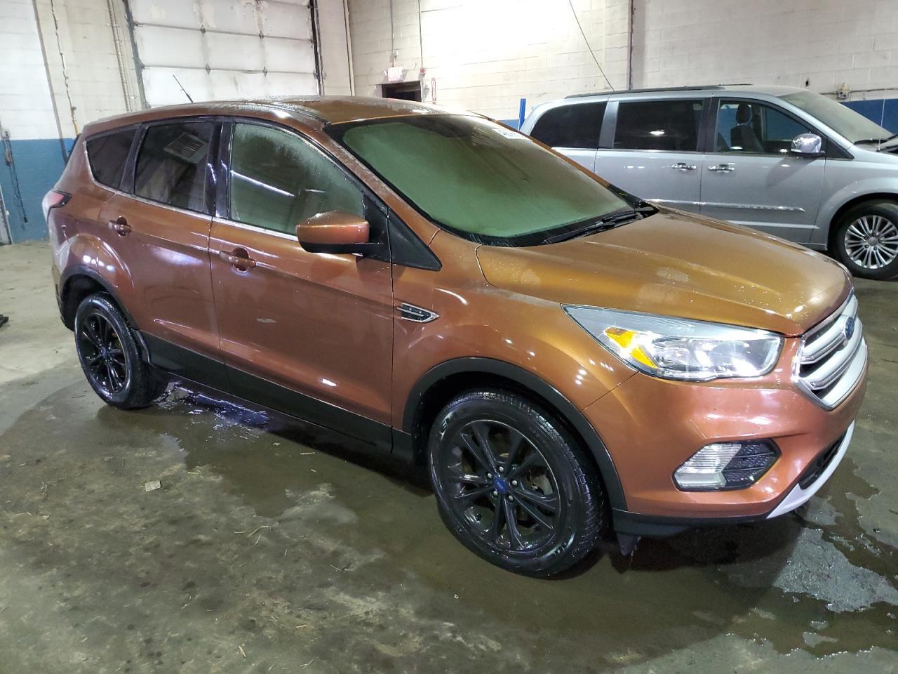 2017 FORD ESCAPE SE - Фото 4