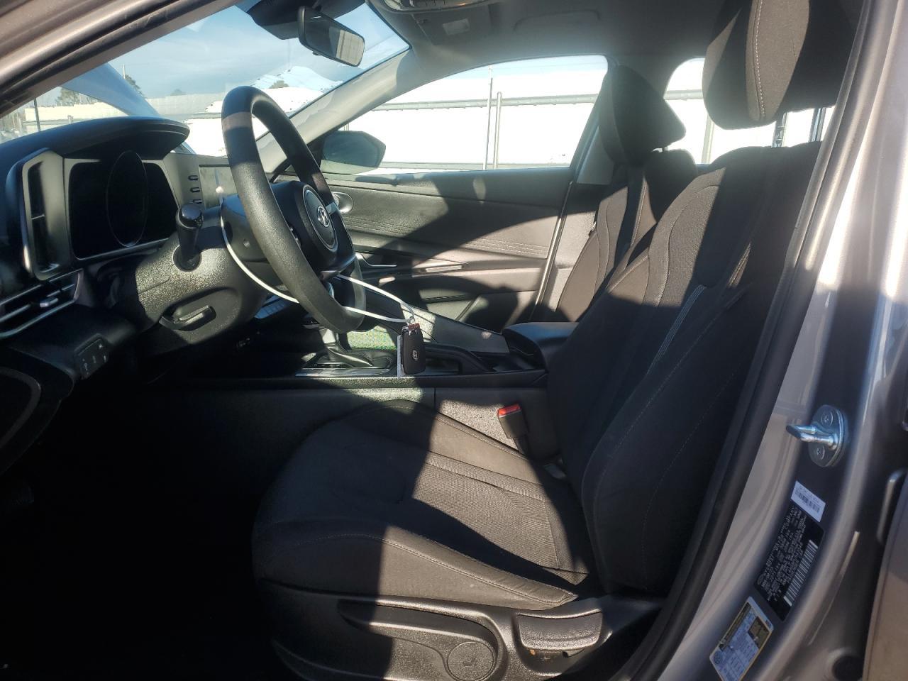 2023 HYUNDAI ELANTRA SE - Image 7