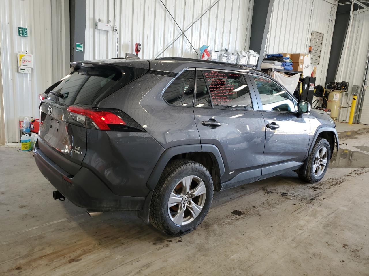 2023 TOYOTA RAV4 LE - Фото 3