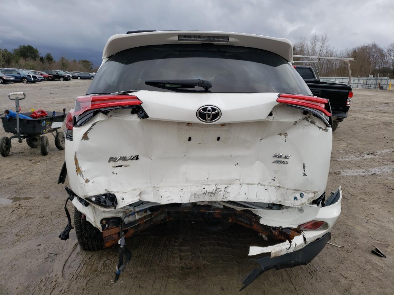 2016 TOYOTA RAV4 XLE - Фото 6
