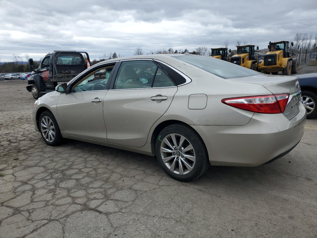 2017 TOYOTA CAMRY LE - Image 2