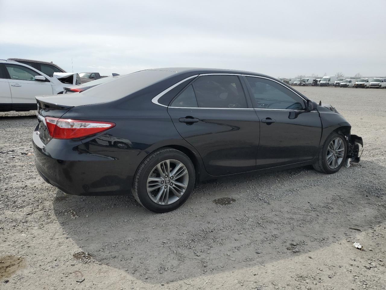 2017 TOYOTA CAMRY LE - Фото 3