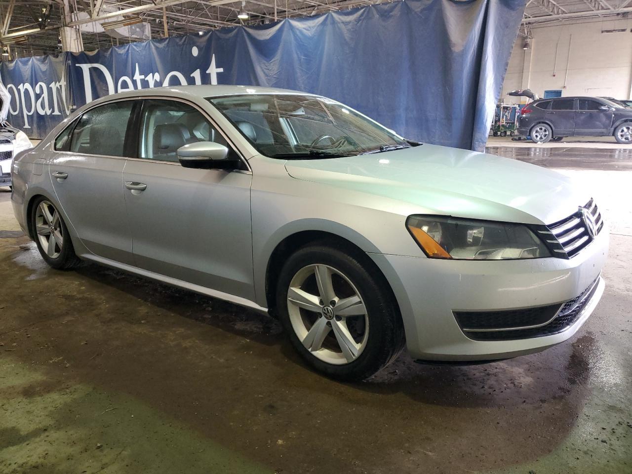 2014 VOLKSWAGEN PASSAT SE - Фото 4
