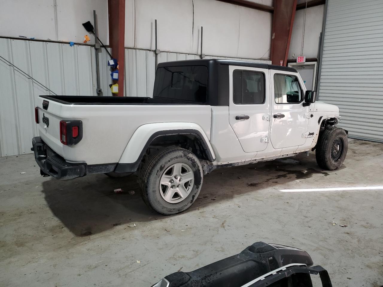 2023 JEEP GLADIATOR - Image 3