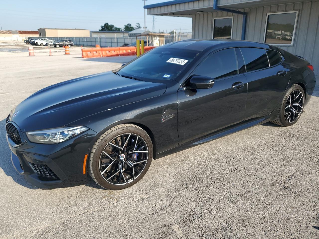 2022 BMW M8
