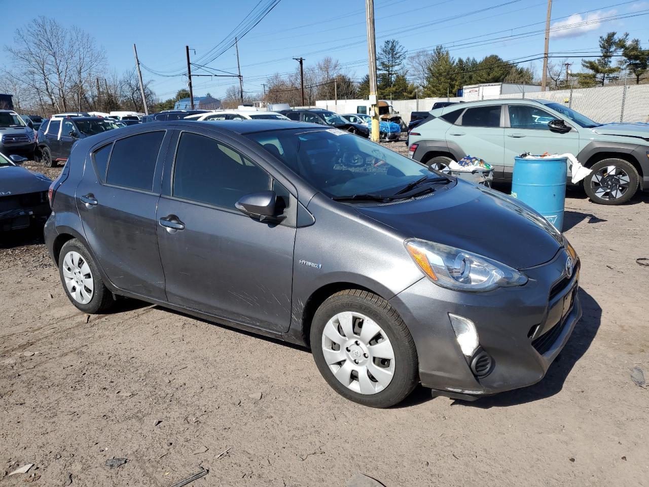 2015 TOYOTA PRIUS C - Фото 4