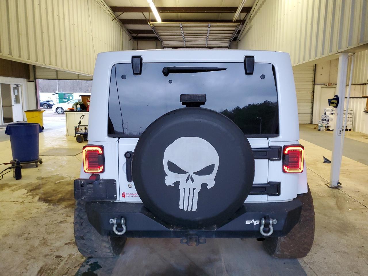 2017 JEEP WRANGLER U - Image 6