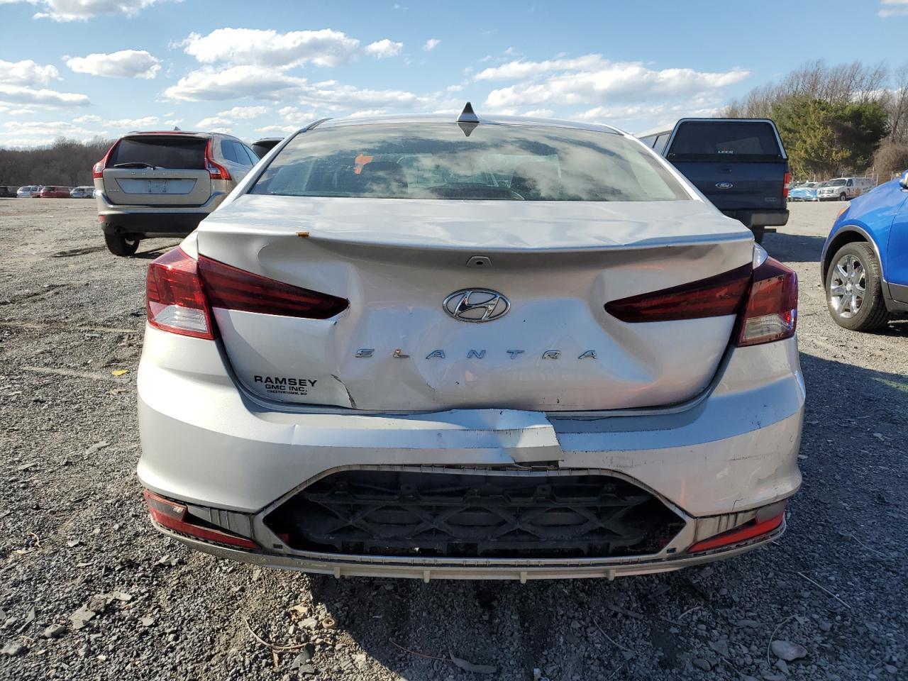 2019 HYUNDAI ELANTRA SE - Фото 6