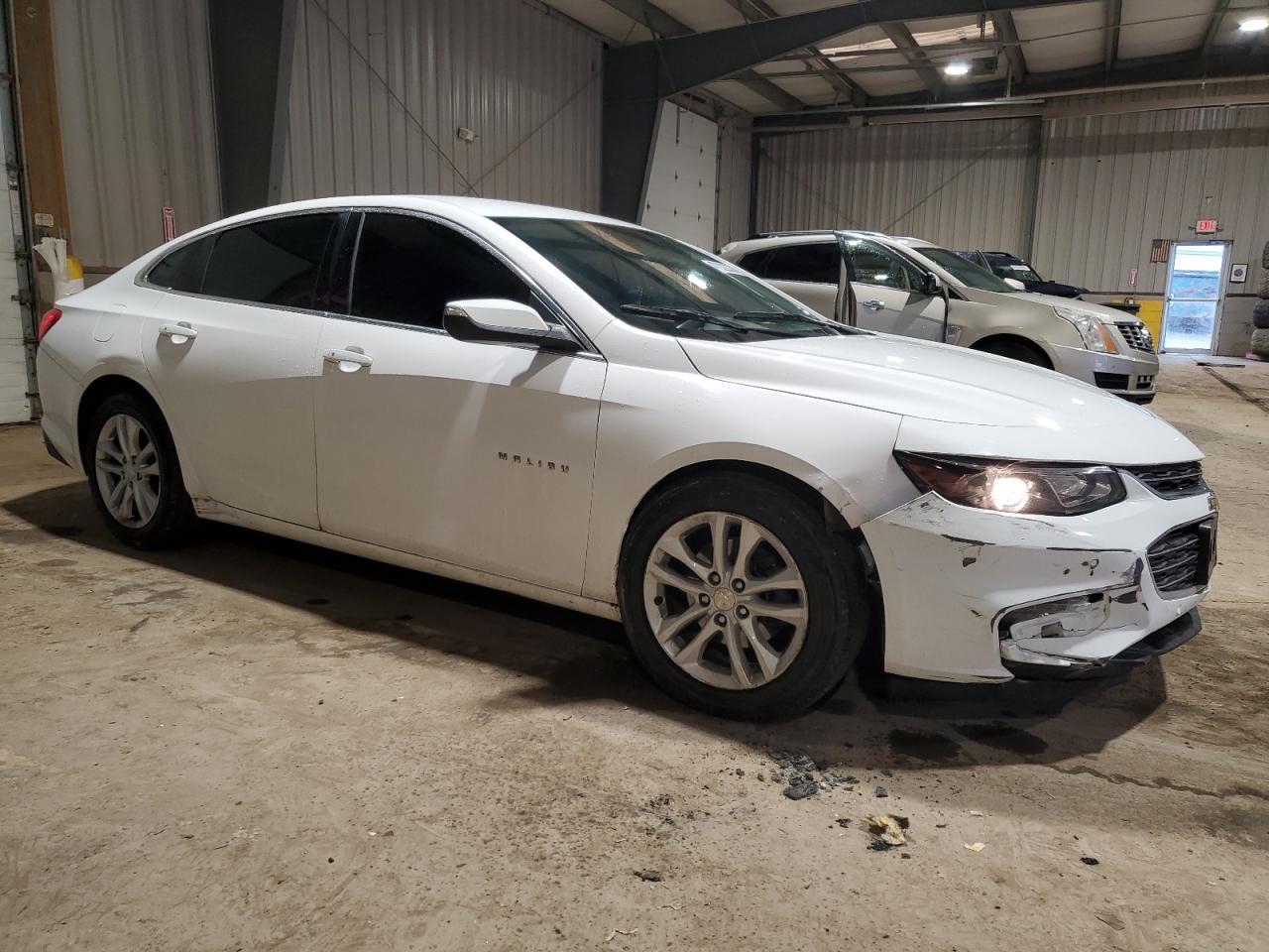 2017 CHEVROLET MALIBU LT - Image 4