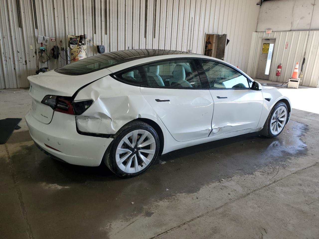 2022 TESLA MODEL 3 - Image 3