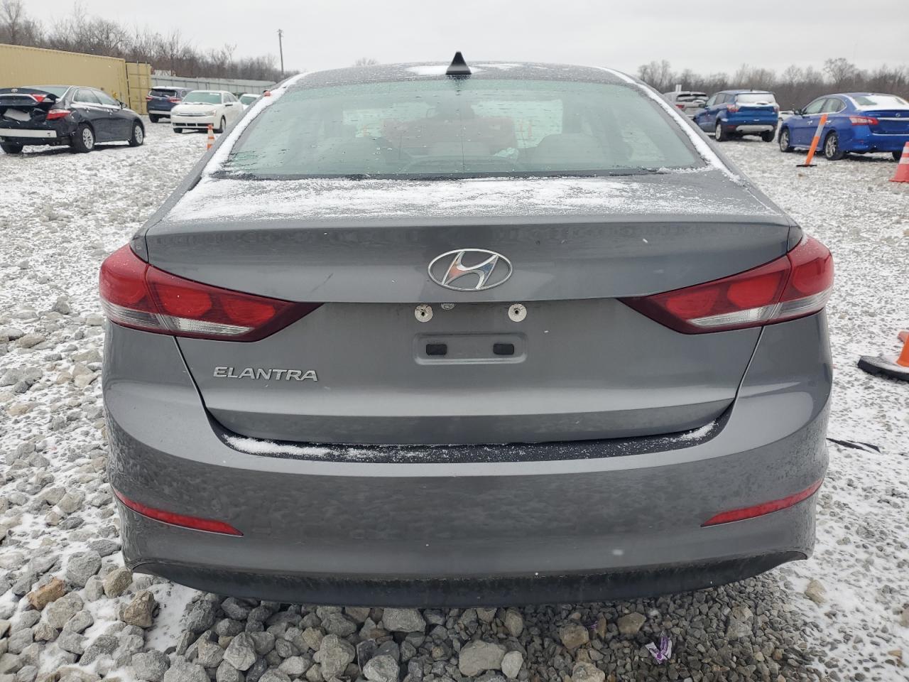 2018 HYUNDAI ELANTRA SE - Image 6