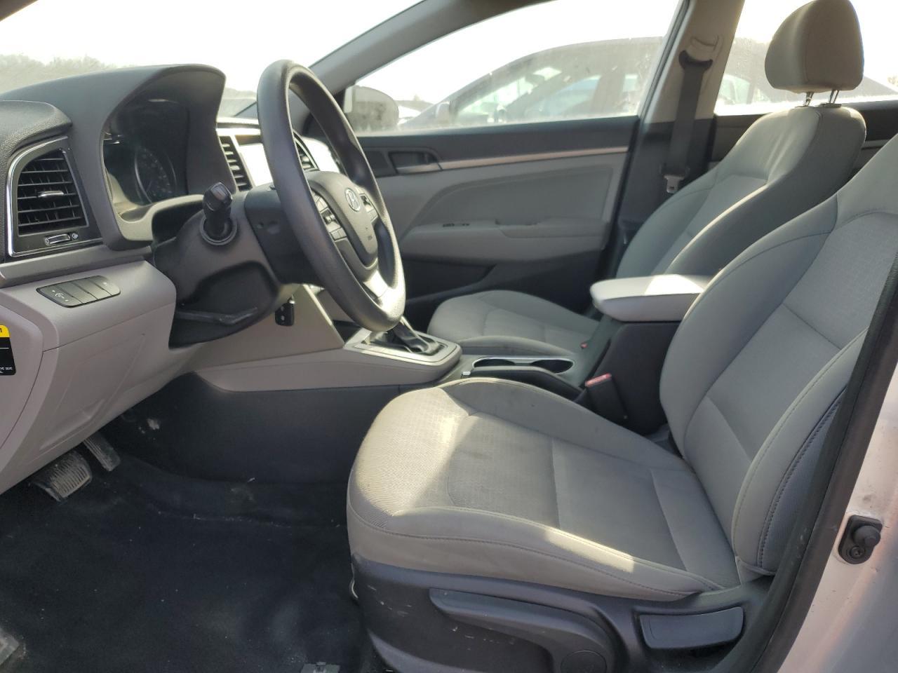 2017 HYUNDAI ELANTRA SE - Фото 7
