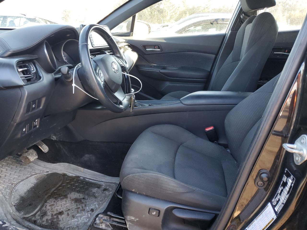 2018 TOYOTA C-HR XLE - Фото 7