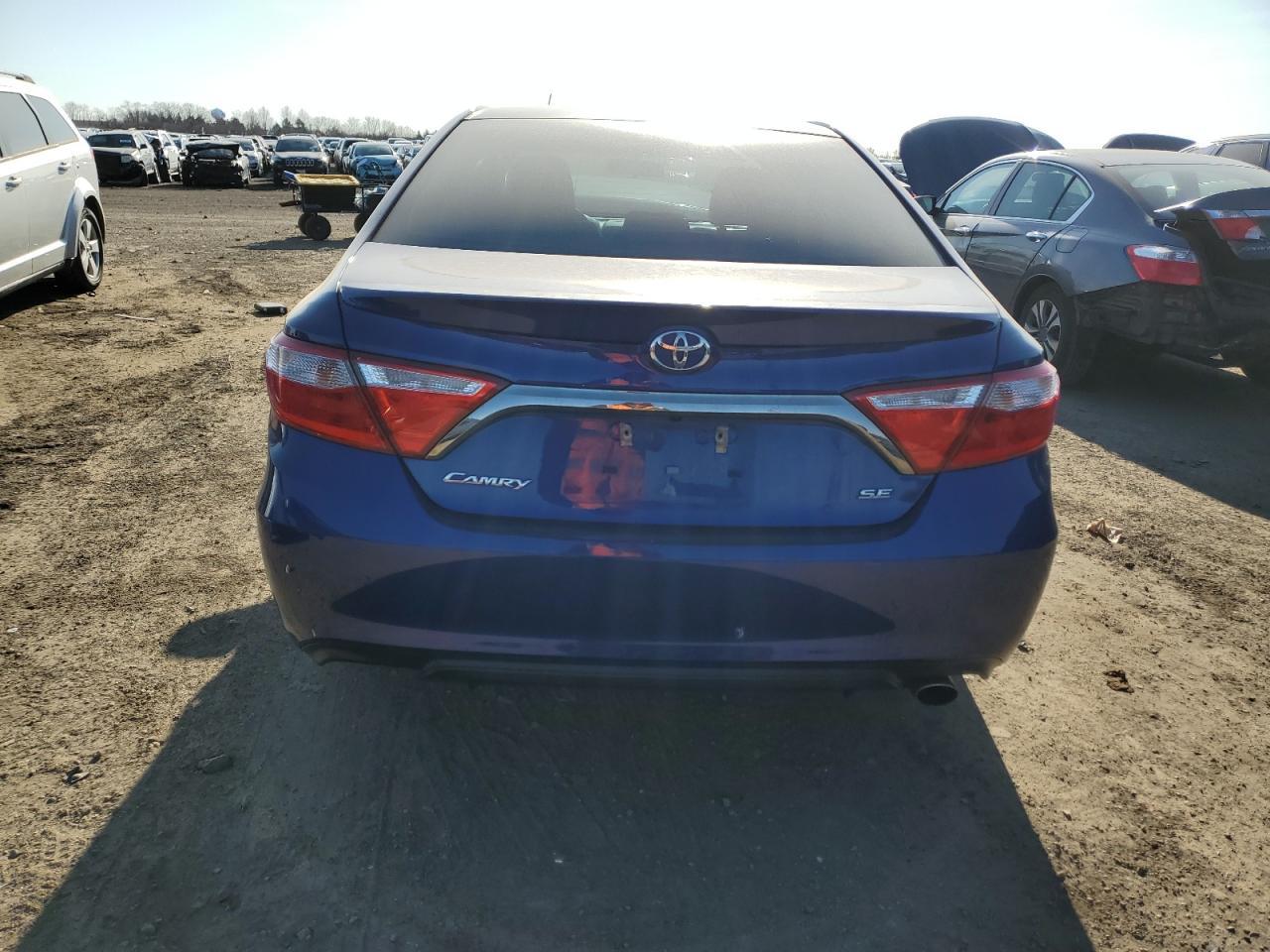 2016 TOYOTA CAMRY LE - Фото 6