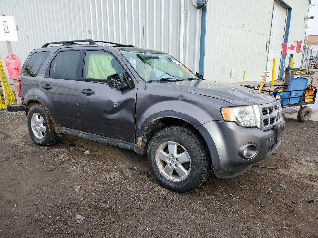 2010 FORD ESCAPE XLT - Image 4