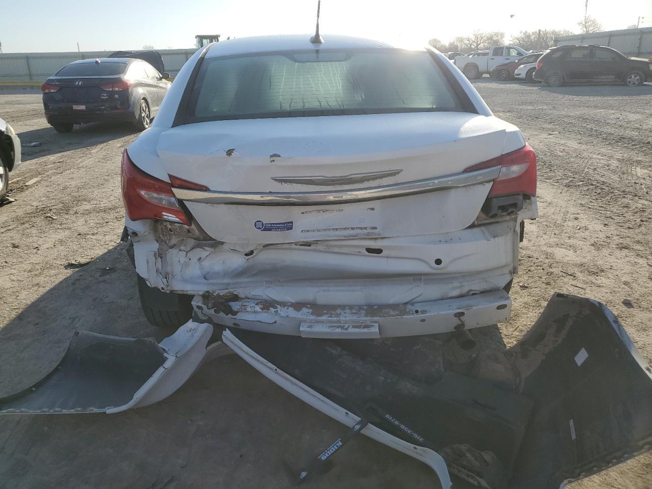 2012 CHRYSLER 200 LX - Image 6