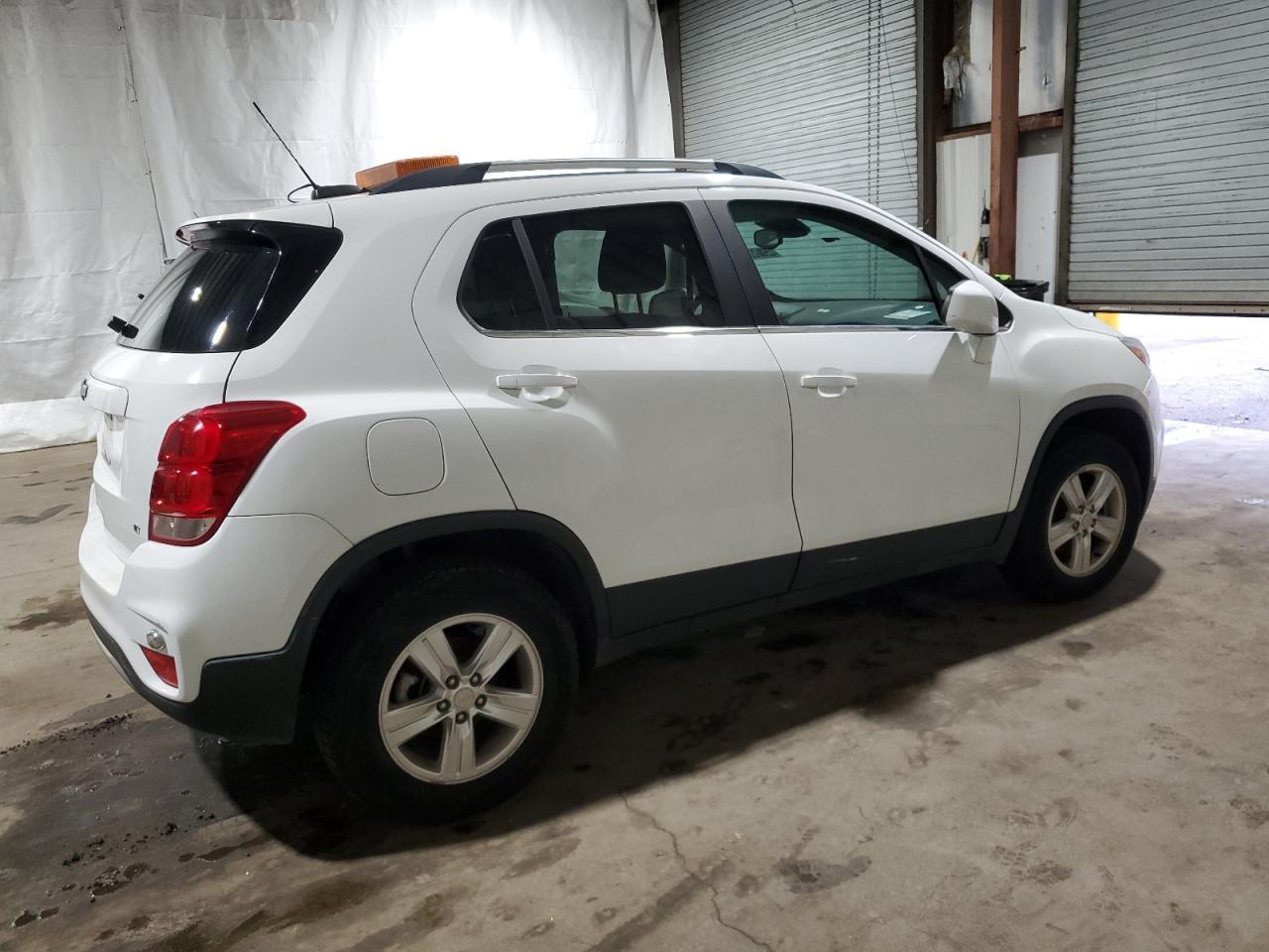 2018 CHEVROLET TRAX 1LT - Image 3