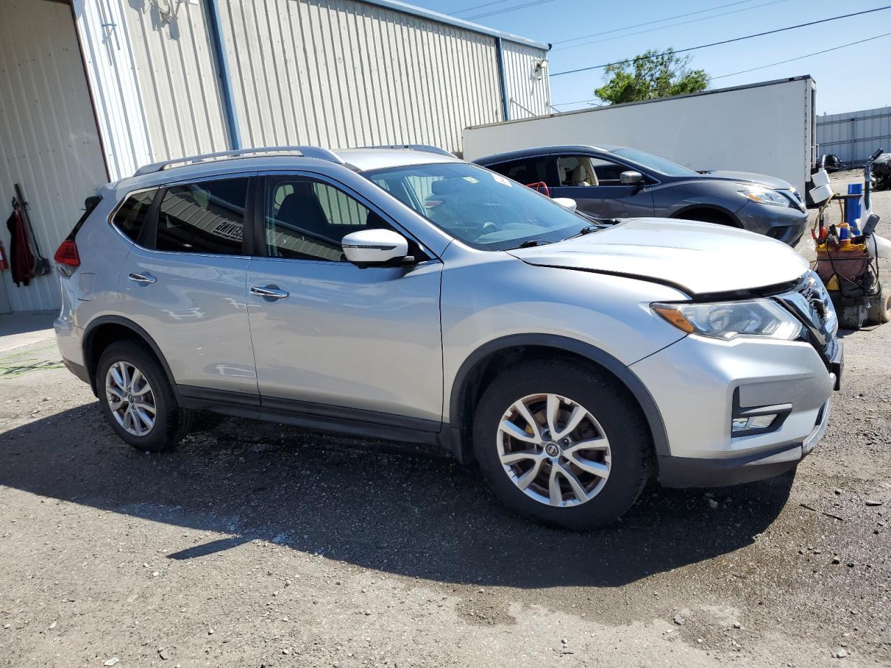 2017 NISSAN ROGUE S - Фото 4