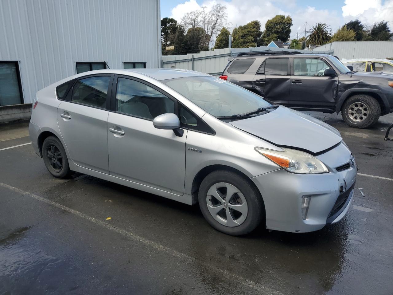 2015 TOYOTA PRIUS - Image 4