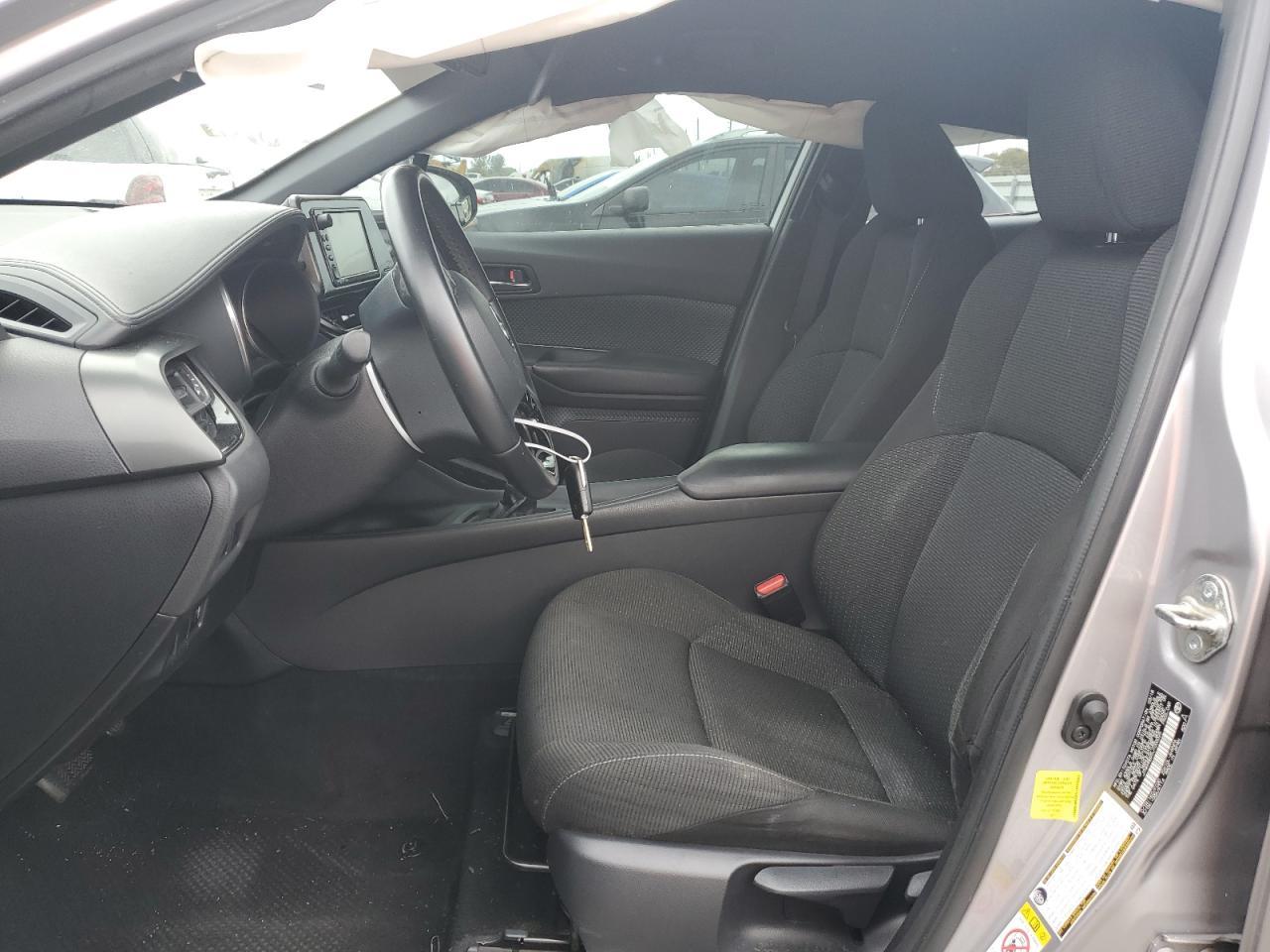 2018 TOYOTA C-HR XLE - Фото 7